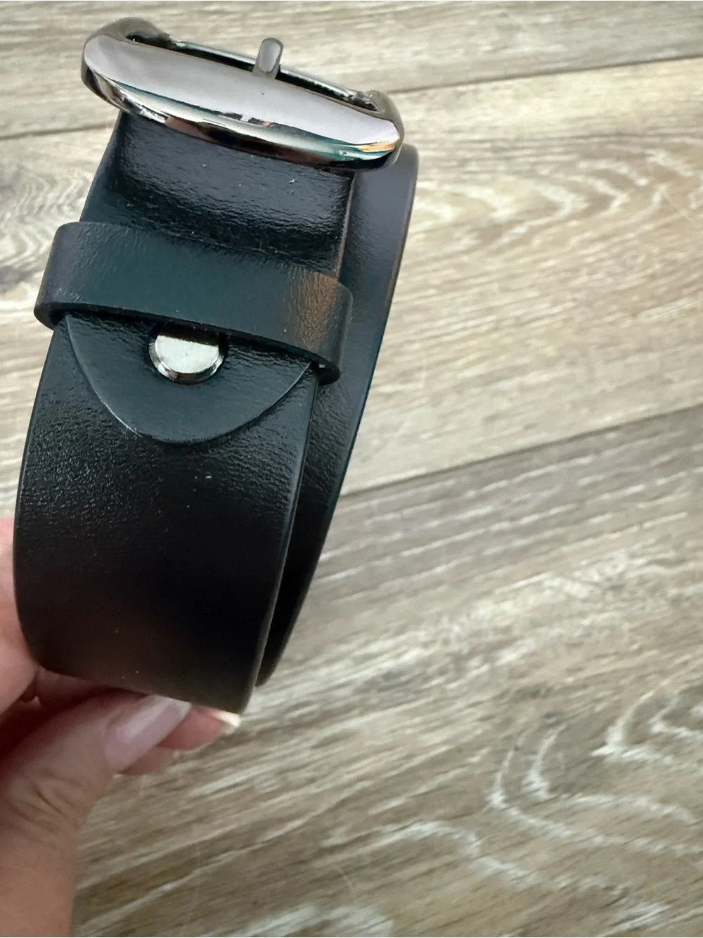 Classic Black Leather Women's Belt - Sleek Metal Buckle